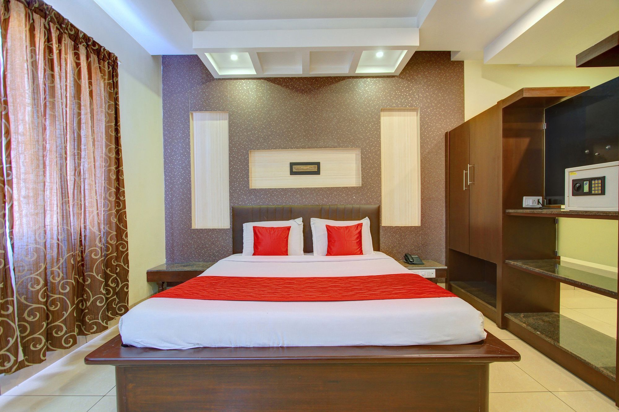 Oyo 4895 Abi Krishna Hotel Pondicherry Exterior photo