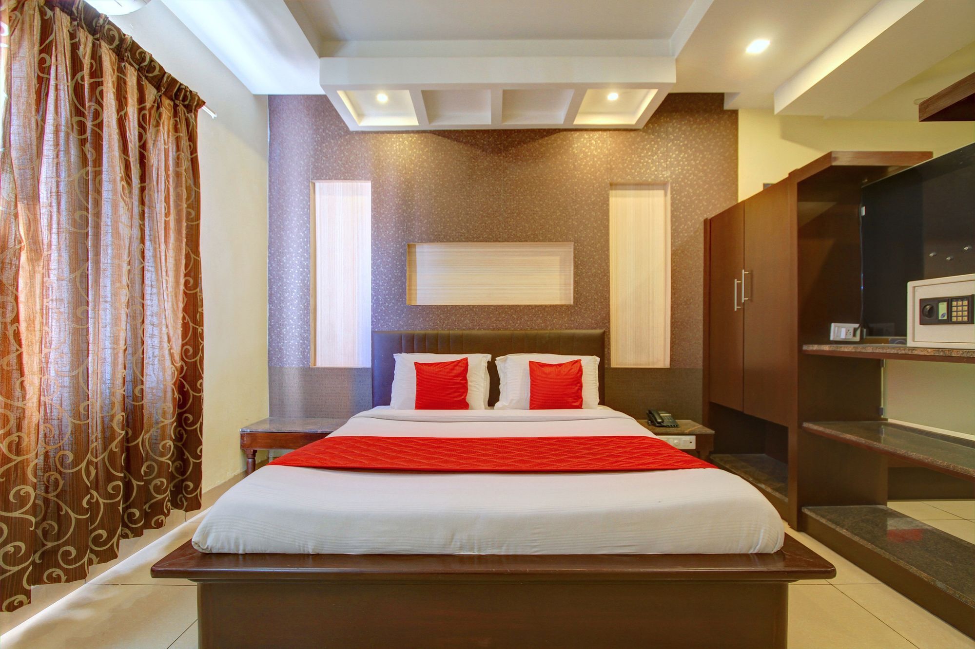 Oyo 4895 Abi Krishna Hotel Pondicherry Exterior photo