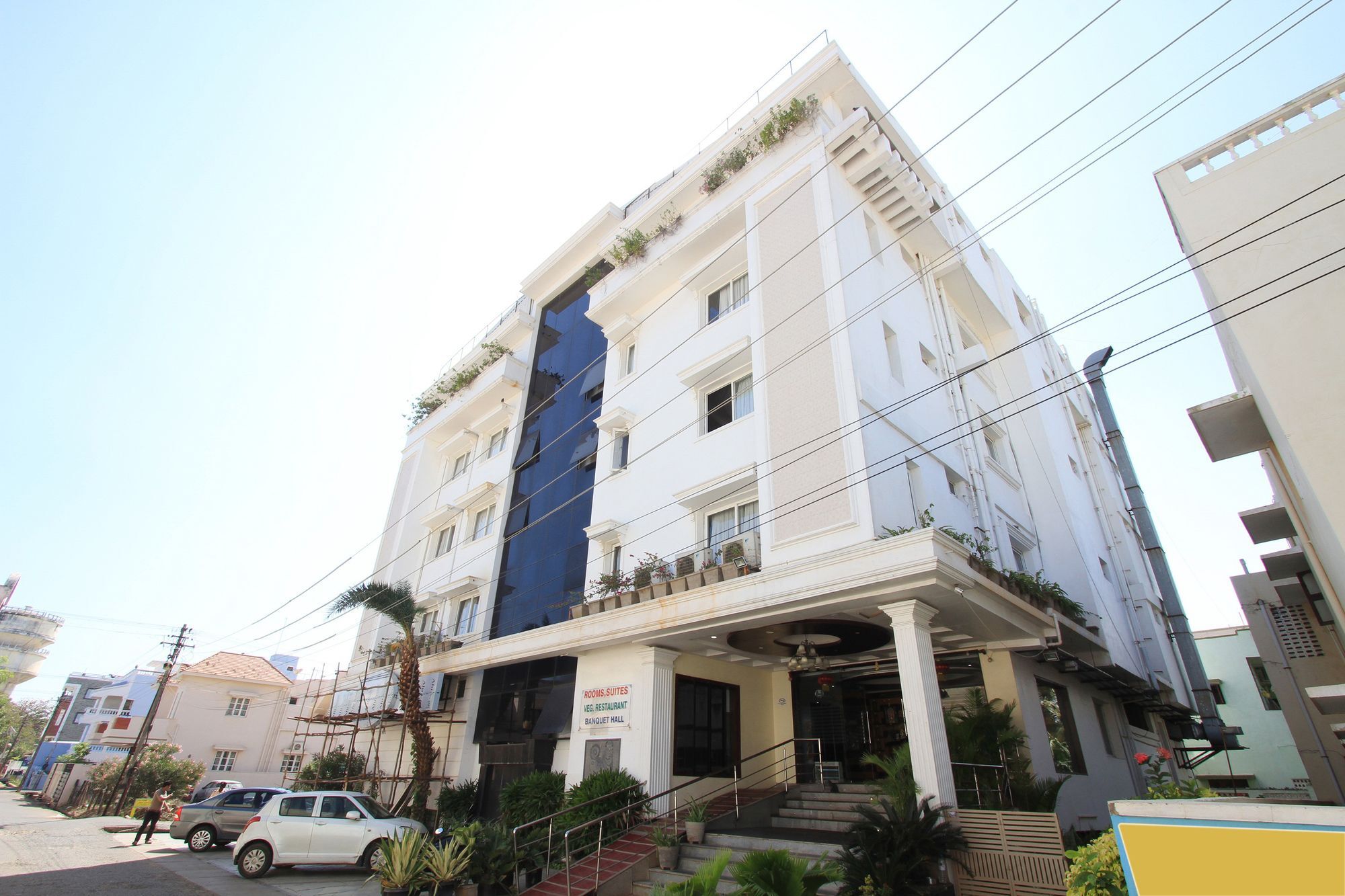 Oyo 4895 Abi Krishna Hotel Pondicherry Exterior photo