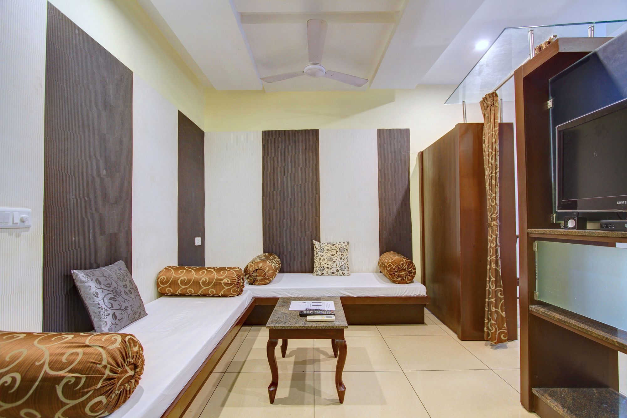 Oyo 4895 Abi Krishna Hotel Pondicherry Exterior photo