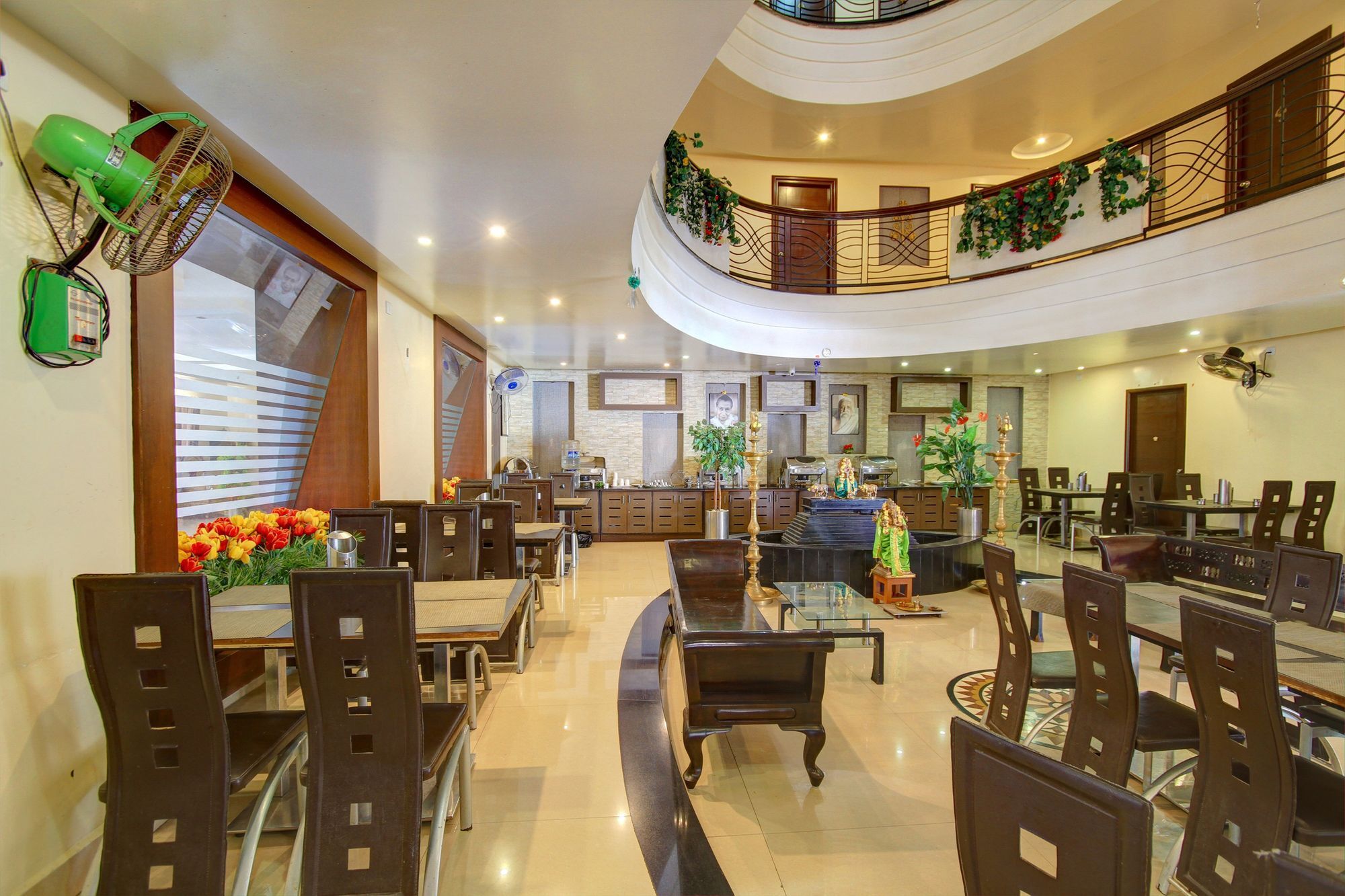 Oyo 4895 Abi Krishna Hotel Pondicherry Exterior photo