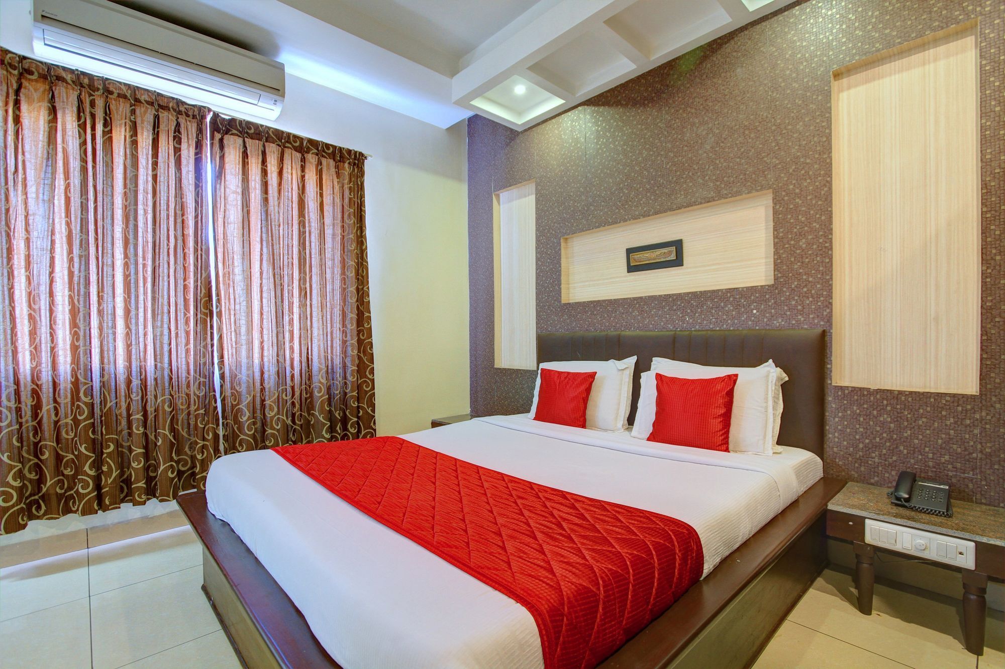 Oyo 4895 Abi Krishna Hotel Pondicherry Exterior photo